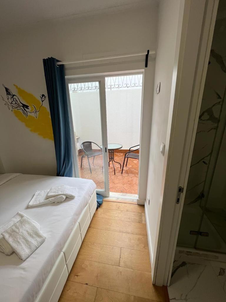 Oeiras Beach Guest House Homestay